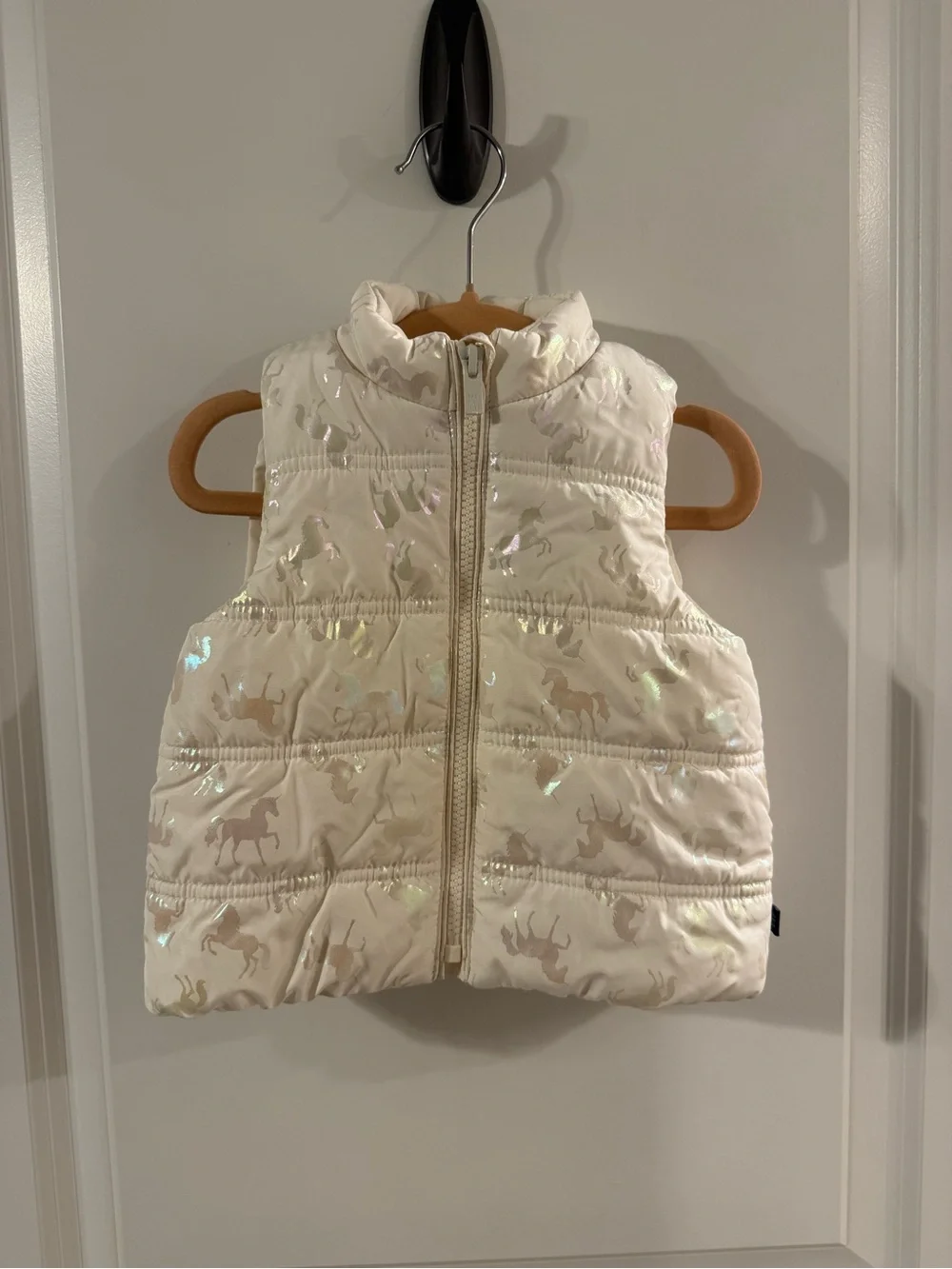 GAP Baby Girl Cream Iridescent Shimmery Unicorn Puff Vest Winter 18-24 Months